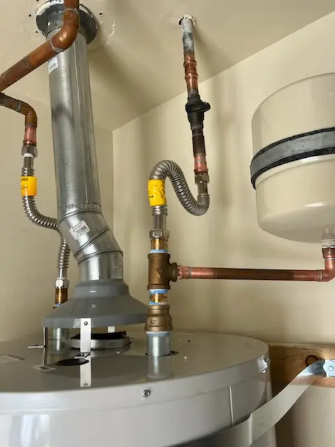 Water heater installation and plumbing repair in Des Peres
